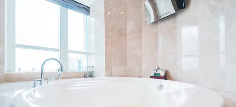 Bathroom Window Coverings in Jacksonville, FL